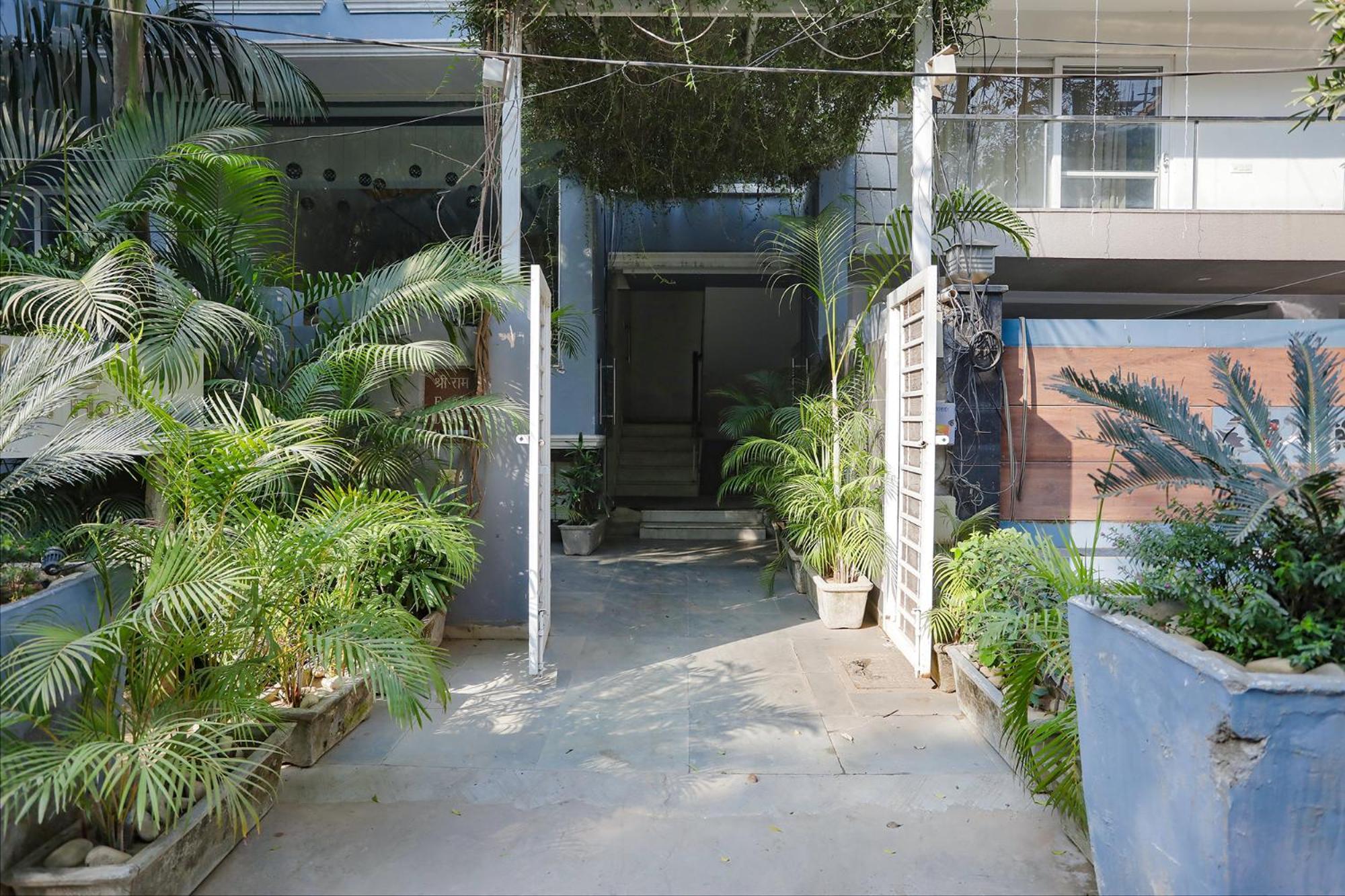 Fabhotel Jhs Studio Gurgaon Exterior photo